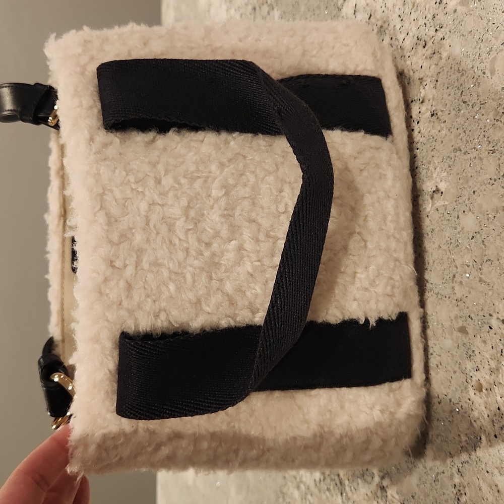 Chloe Teddy Cream and Naxy Fleece Handbag - Picture 4 of 10